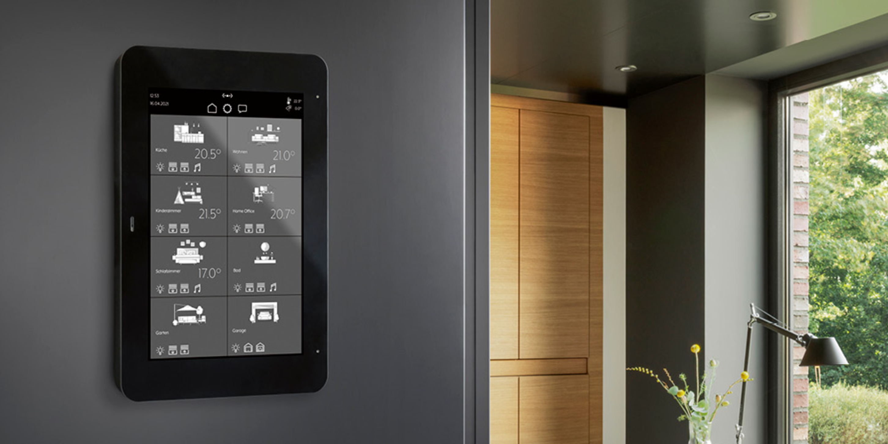 JUNG Smart Panel 8 bei Hausmann Elektro GmbH in Schneeberg